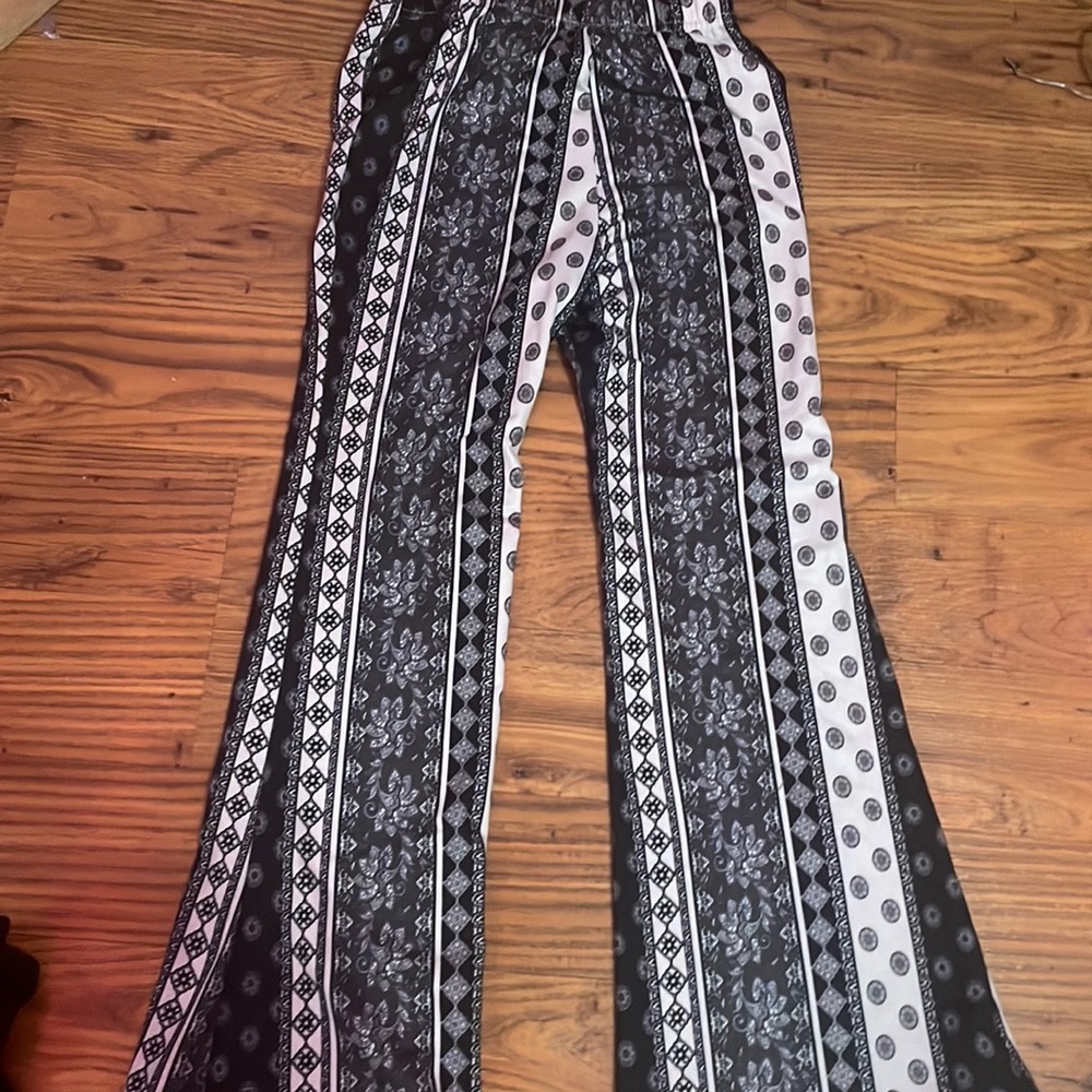 Kids, white and black bellbottoms